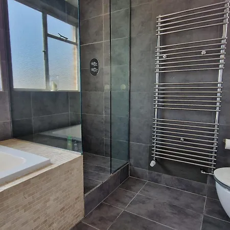 Victorian Modern Two Bedrooms Flat In West Kensington With London Skyline View Exterior photo